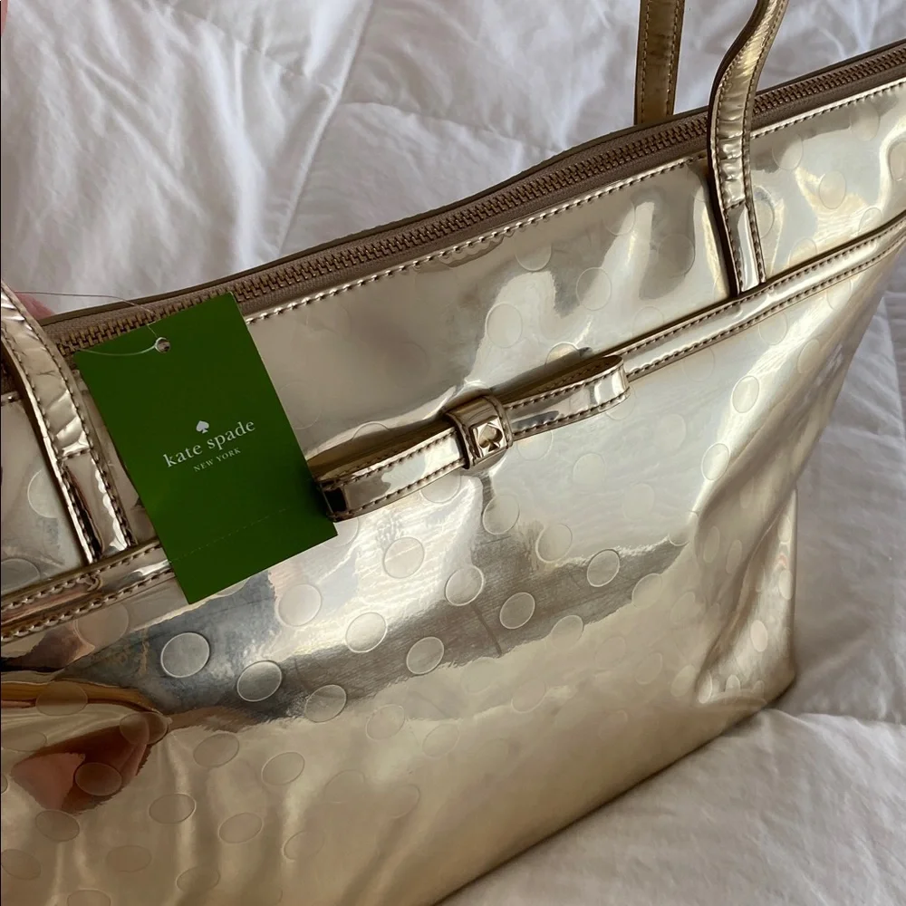 Kate Spade gold bag NWT Sized for day wear or carry on - Picture 2 of 12